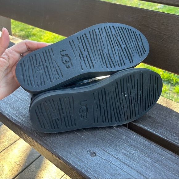 UGG Kids Black leather buckle Boots - Picture 6 of 6